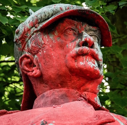 Bismarck statue in Hamburg - culture war's latest target